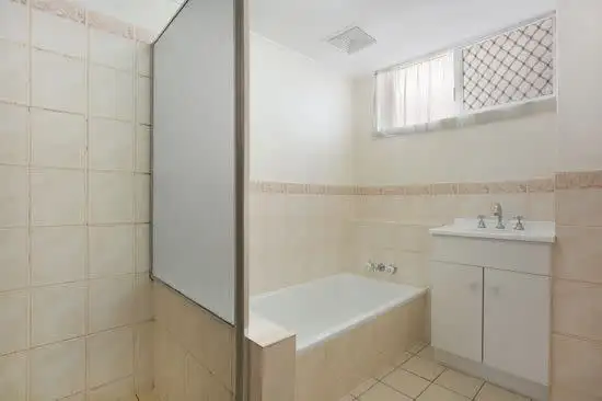 Fifth view of Homely house listing, 2/31 Surfers Avenue, Mermaid Waters QLD 4218