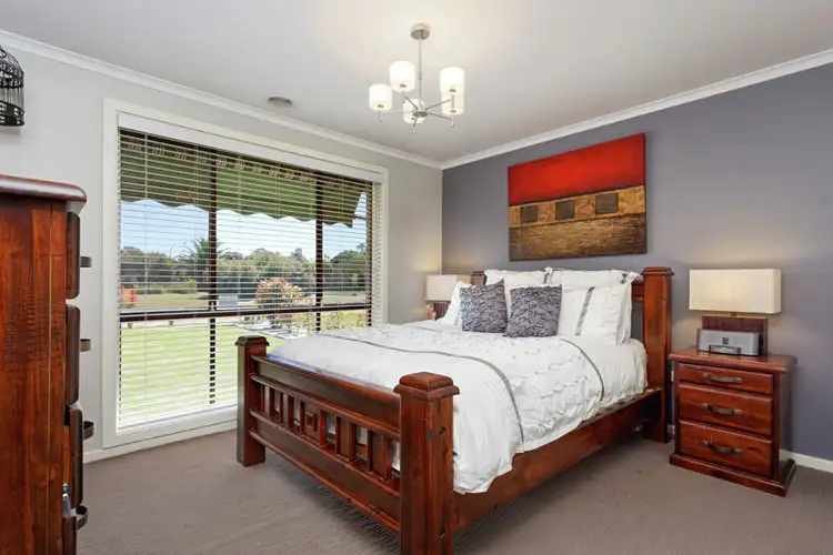 Fifth view of Homely house listing, 51 Undurra Drive, Glenfield Park NSW 2650