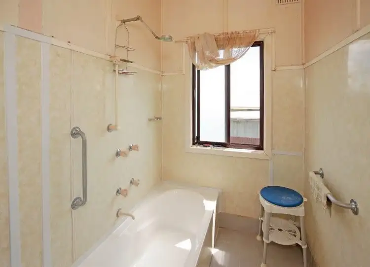 Sixth view of Homely house listing, 32 Fitzroy St, Junee NSW 2663