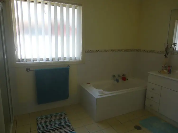 Fifth view of Homely unit listing, 1/2 Conningdale Crescent, Armidale NSW 2350