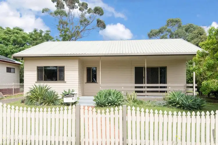 7 Burton St, Harristown QLD 4350