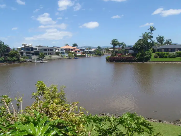 9 Angus Court, Benowa Waters QLD 4217