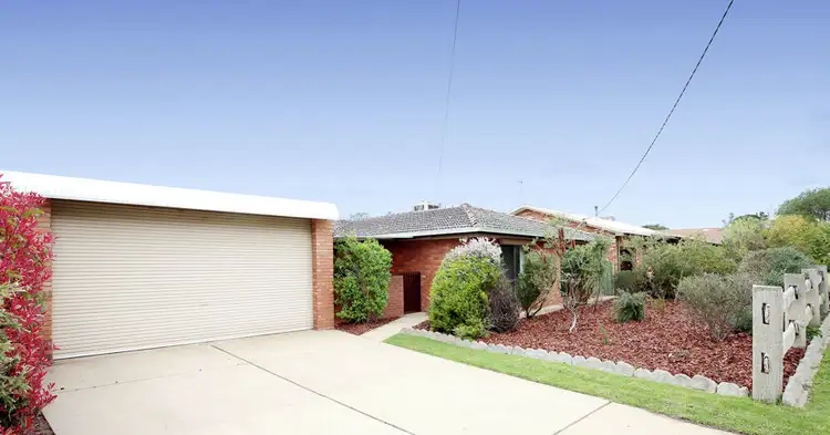 27 Telopea Crescent, Lake Albert NSW 2650