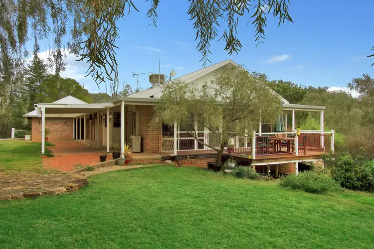 11 Woodside Chase, Tamworth NSW 2340