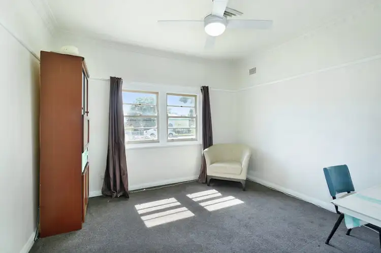 Fifth view of Homely house listing, 8 Hilton Street, Tamworth NSW 2340