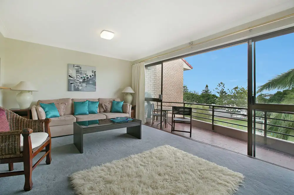 Main view of Homely unit listing, 6/127 Wynnum Esplanade, Wynnum QLD 4178