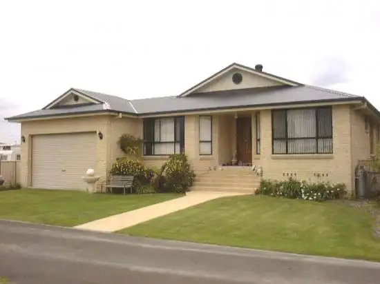 7a Hume Street, Greenwell Point NSW 2540