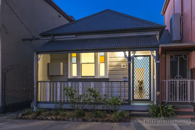 19 Robertson Street, Carrington NSW 2294