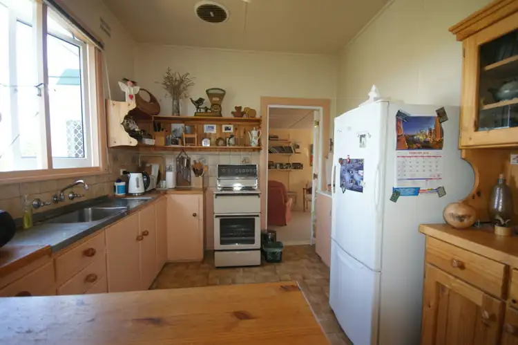 Fourth view of Homely house listing, 2 Quin Avenue, Armidale NSW 2350