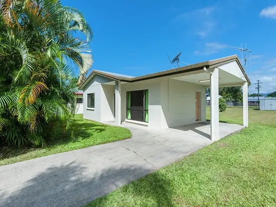 10 Middlemiss Street, Mossman QLD 4873