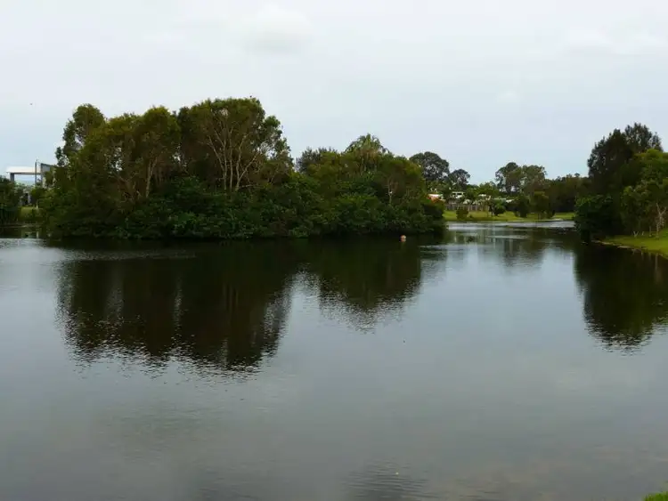 20 Turnbull Crt, Urangan QLD 4655