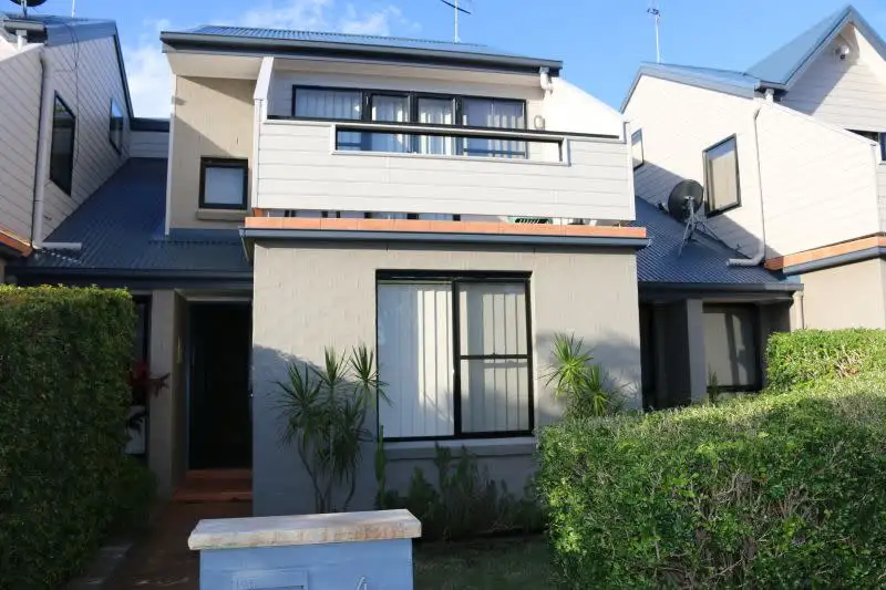 Main view of Homely house listing, 4/17-21 Mary Street, Gorokan NSW 2263