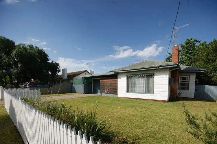 361 Sloane Street, Deniliquin NSW 2710