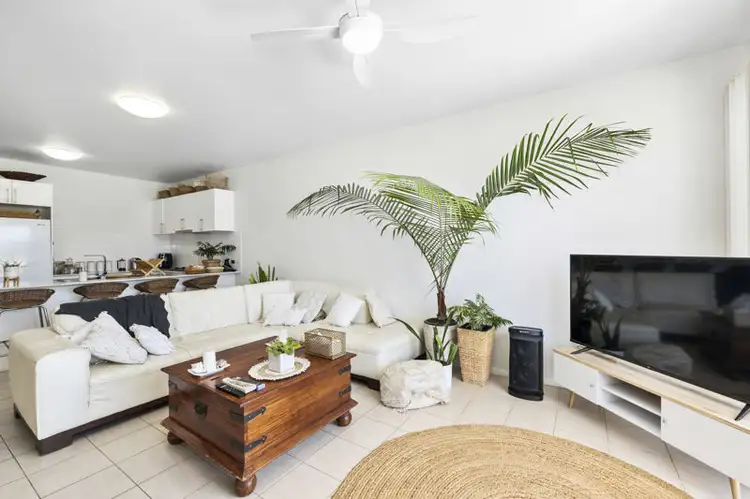 6/16 Market Street, Woolgoolga