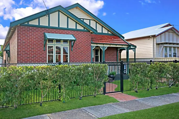 38 Blackall St, Hamilton NSW 2303