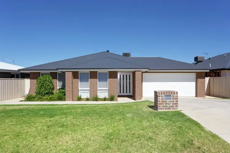 3 St Paul's Place, Gobbagombalin NSW 2650