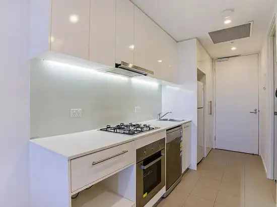 2408/18 Mt Alexander Road