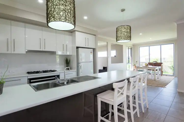 1 Cooee Court, Coes Creek QLD 4560