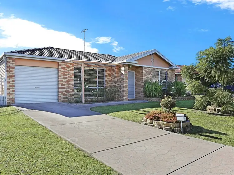 30 Lysander Ave, Rosemeadow NSW 2560