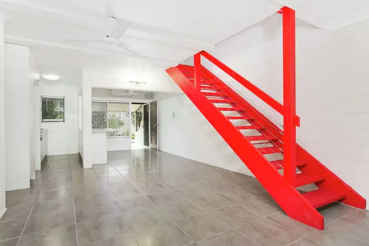 2/4 Crathern Close, Edge Hill QLD 4870