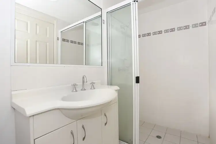 Sixth view of Homely unit listing, 3/10 Lissner street, Toowong QLD 4066