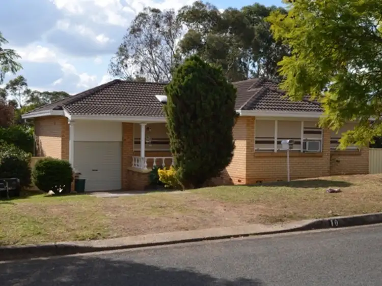 10 Birdsville Cres, Leumeah NSW 2560
