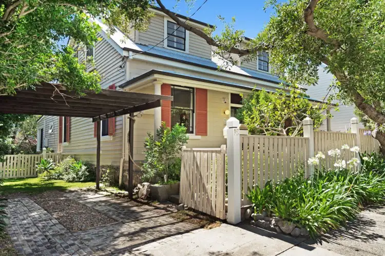 15 High Street, The Hill NSW 2300