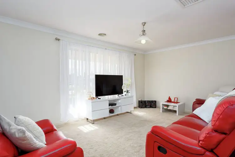Second view of Homely house listing, 4 Rosella Place, Mount Austin NSW 2650