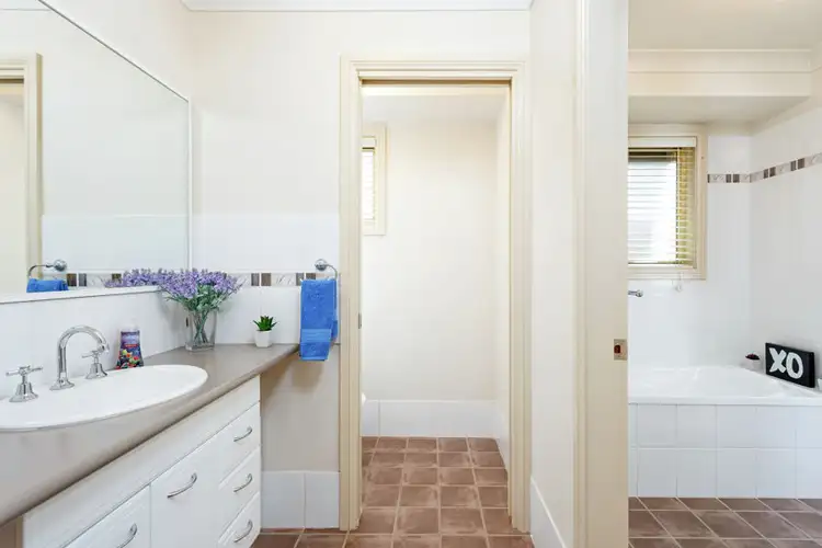 Seventh view of Homely house listing, 4 Rosella Place, Mount Austin NSW 2650
