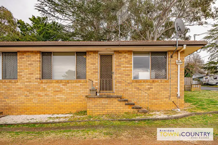 1/12 College Avenue, Armidale NSW 2350