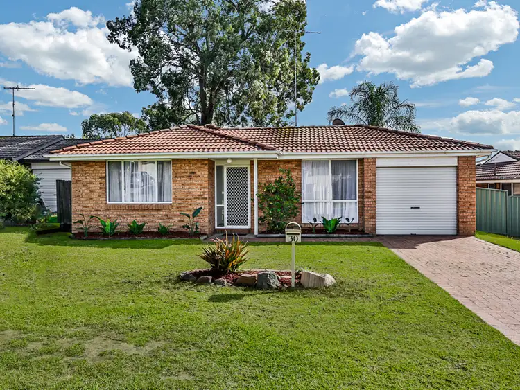 30 Carbasse Crescent, St Helens Park NSW 2560