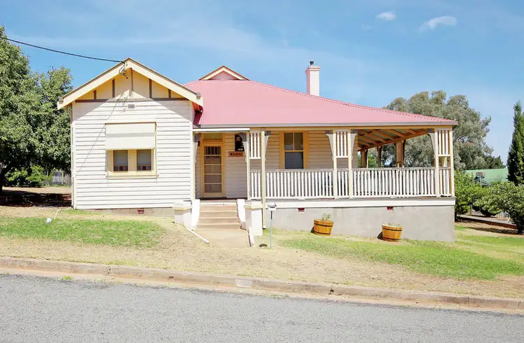 3 Golf Ave, Junee NSW 2663