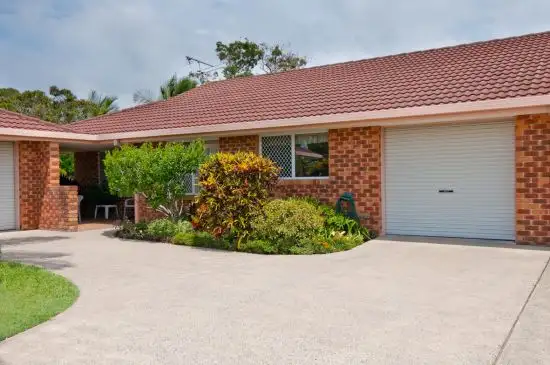 2/1 Coorabin Crescent, Toormina NSW 2452