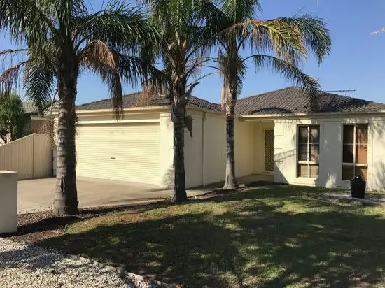 13 Dalkeith Drive