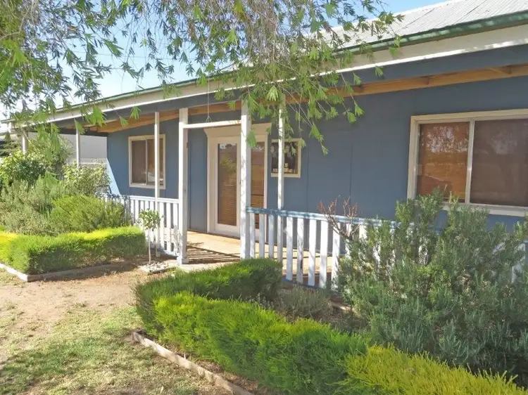 47 Junction St, Junee NSW 2663