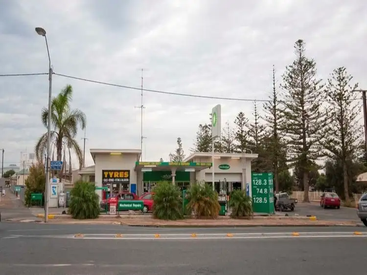 Bp Service Station, Wallaroo SA 5556
