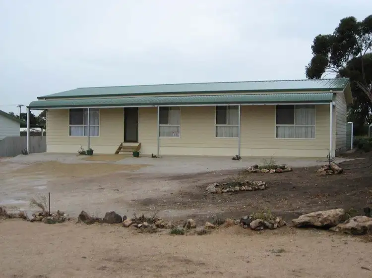 28 Yararoo Drive, Port Clinton SA 5570