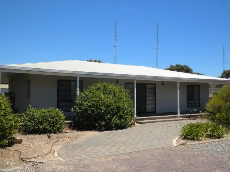 15 Symons Street, Moonta Bay SA 5558