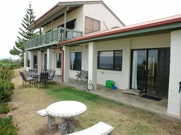 2 Place, Moonta Bay SA 5558