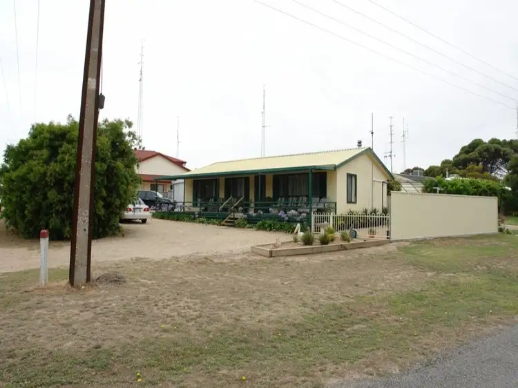 14 Charles Street, Port Hughes SA 5558