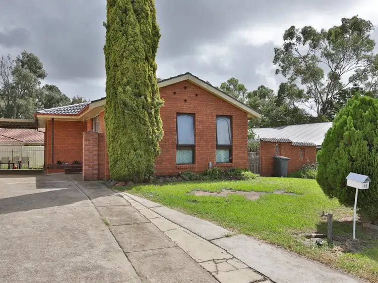 73 Stromeferry Crescent, St Andrews NSW 2566