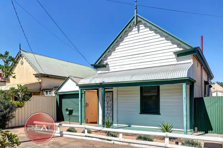 4 Swiggs Street, Birkenhead SA 5015