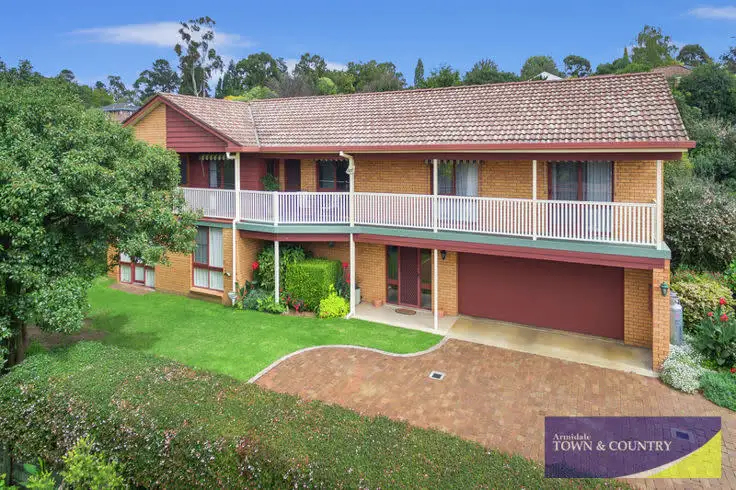 16 Stewart Crescent, Armidale NSW 2350