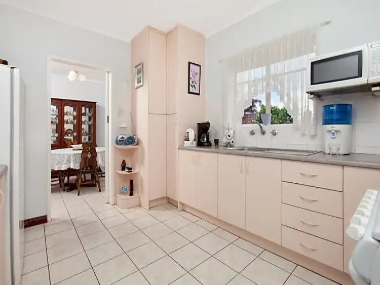 Fifth view of Homely house listing, 2 Norfolk Ave, Brahma Lodge SA 5109