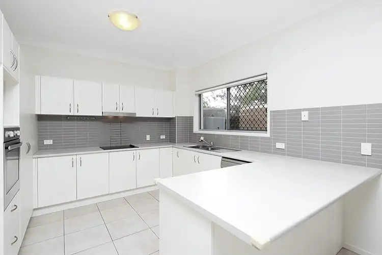 Third view of Homely townhouse listing, 2/20 Rosella close, Calamvale QLD 4116