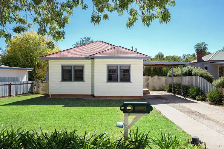 11 Heydon Avenue, Turvey Park NSW 2650