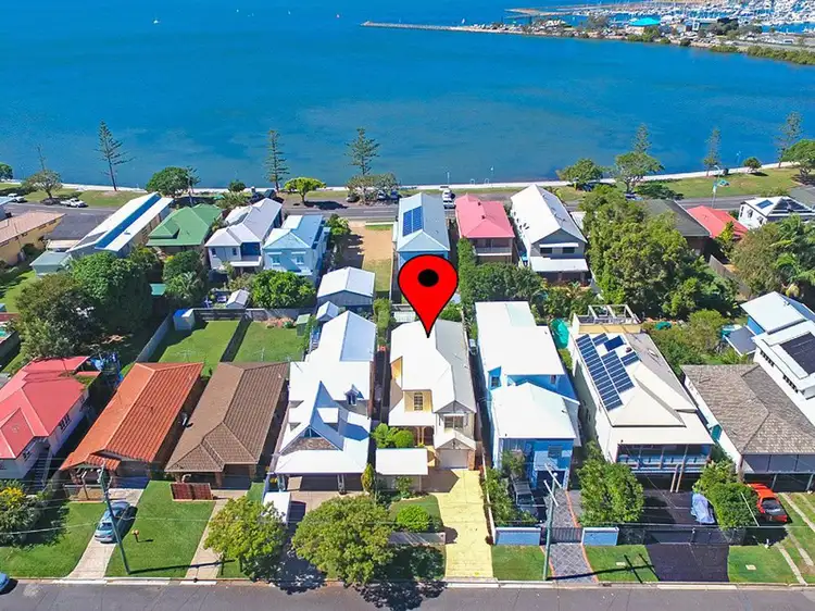 42 Stewart Parade, Manly QLD 4179