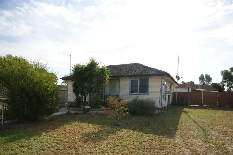 14 Robertson Crescent, Deniliquin NSW 2710