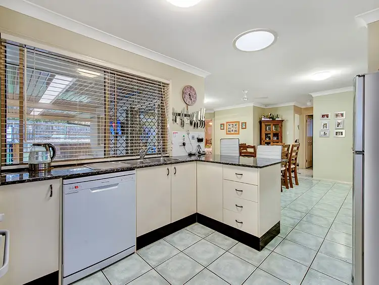 Fifth view of Homely house listing, 4 Purdie Pl, Forest Lake QLD 4078