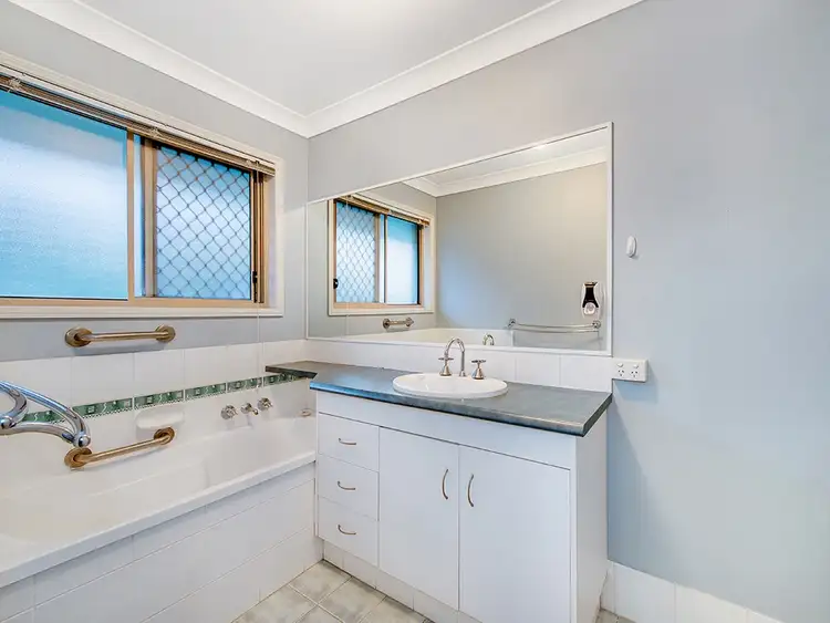 Sixth view of Homely house listing, 4 Purdie Pl, Forest Lake QLD 4078